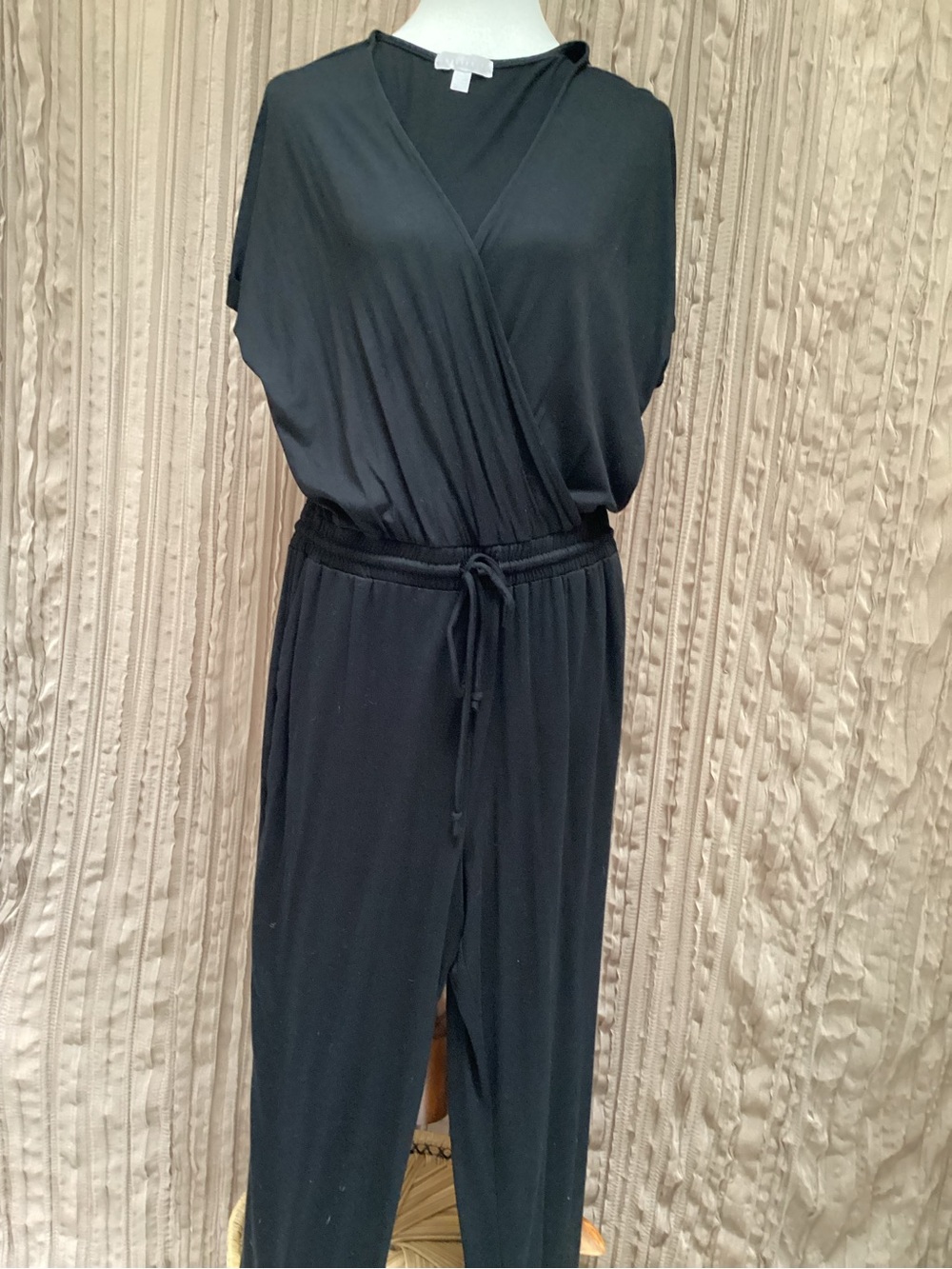 Chelsea28 Black Jumpsuit w/elastic waist,pockets, short cuff sleeve,snap close,M